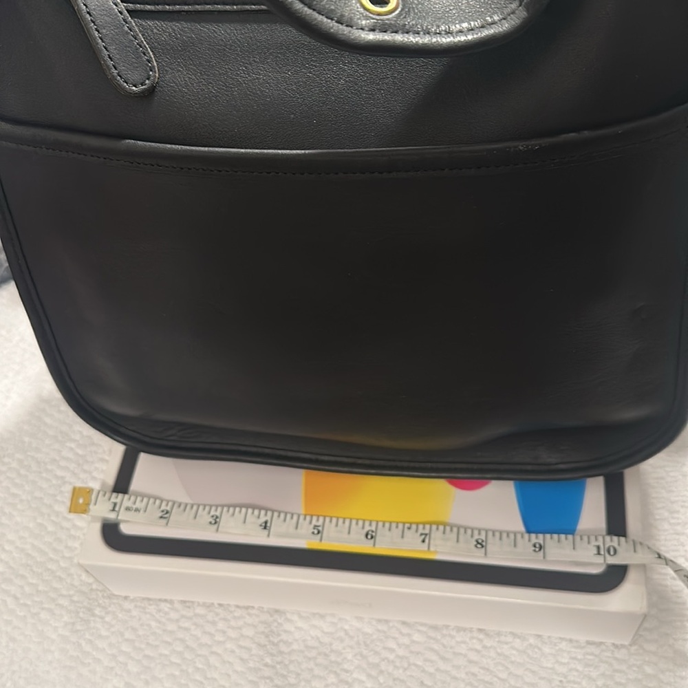 Iconic Coach
Legacy Black Leather Shoulder Bag. - Picture 12 of 14